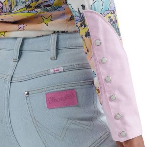 Women’s Wrangler x Barbie Western Top NWT - Picture 4 of 12